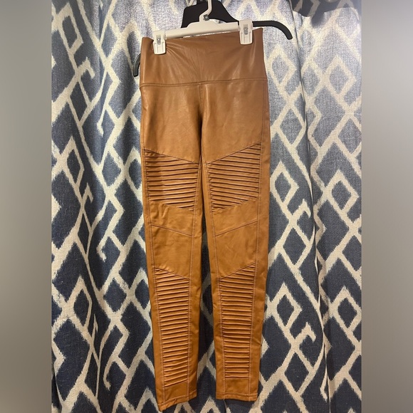 7 for All Mankind Faux Leather Leggings Size XS - Picture 1 of 6